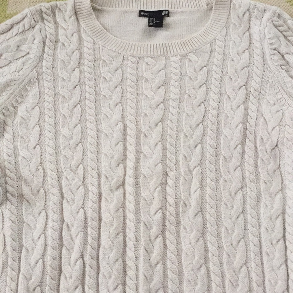 H&M Sweater - Picture 3 of 4